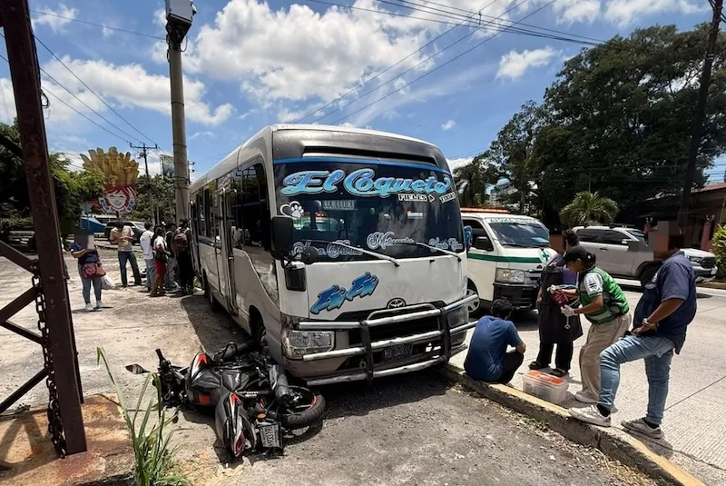 Muere motociclista en choque contra microbús en Antiguo Cuscatlán