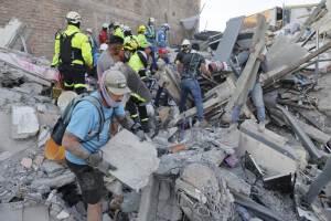 Sube a 169 el número de muertos y a 668 el de heridos por el terremoto en Colombia