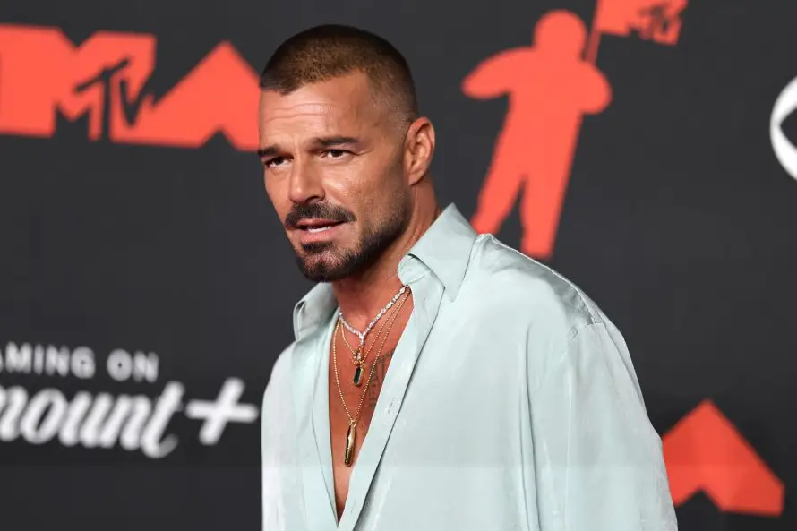 Ricky Martin regresa al cine con"Hombre al agua", una película de Gael García Bernal