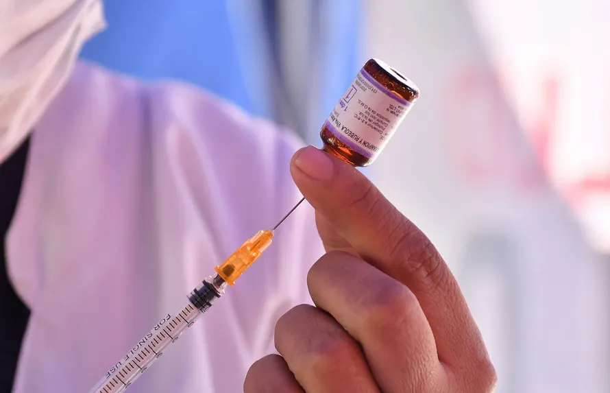 OPS emite alerta de vacunación contra el sarampión en América al triplicarse los contagios