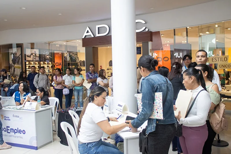 Feria de empleo en Plaza Mundo Apopa ofrecerá 200 plazas este martes