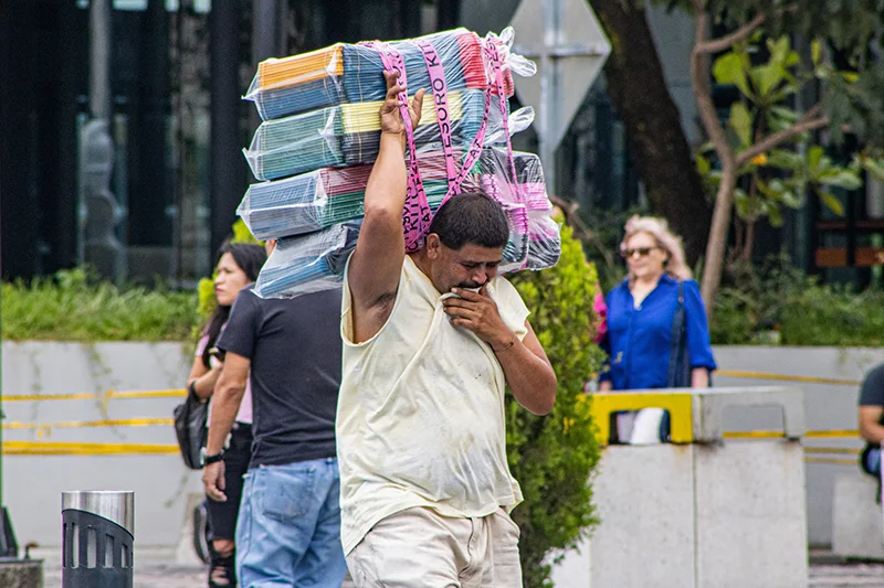 Solo un tercio de los salvadoreños tienen empleos de calidad, según estudio del BID