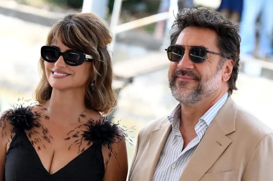 Javier Bardem y Penélope Cruz, un matrimonio ante el "bunker" de Venecia