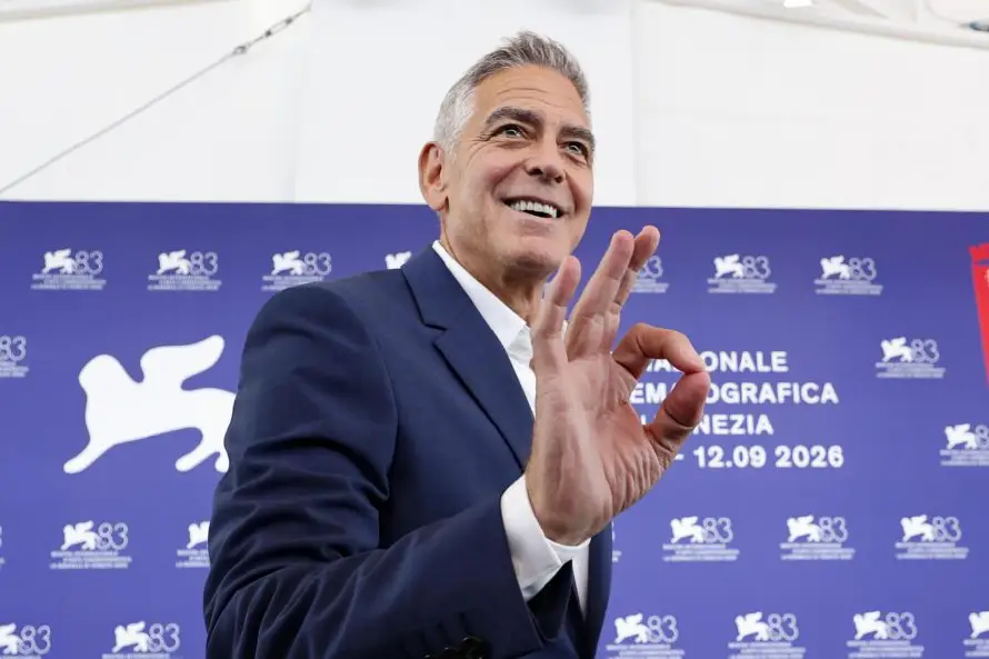 Clooney critica la 'caquistocracia' en EE.UU.: En 2028 podría volver "cierta normalidad"