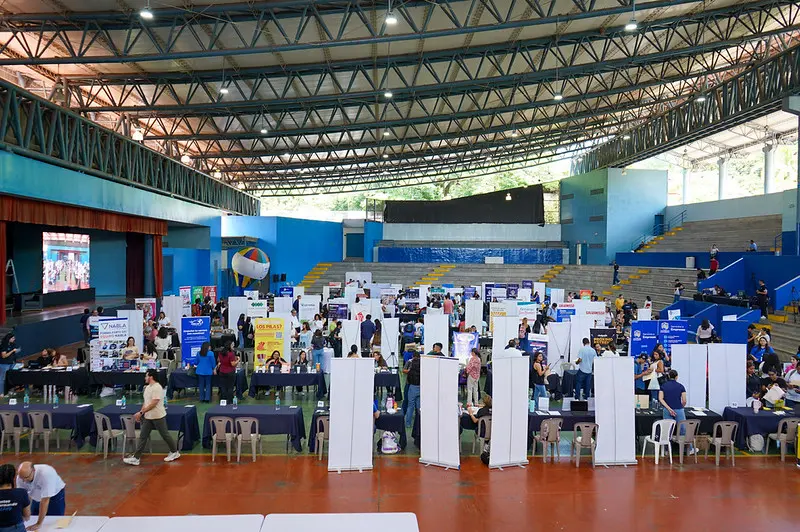 Movimiento «Jóvenes Sí+» ofrece más de 700 oportunidades de empleo y formación para la juventud salvadoreña