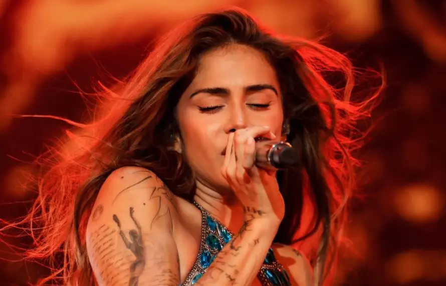 La cantante Greeicy llega a El Salvador tras nominación al Latin Grammy