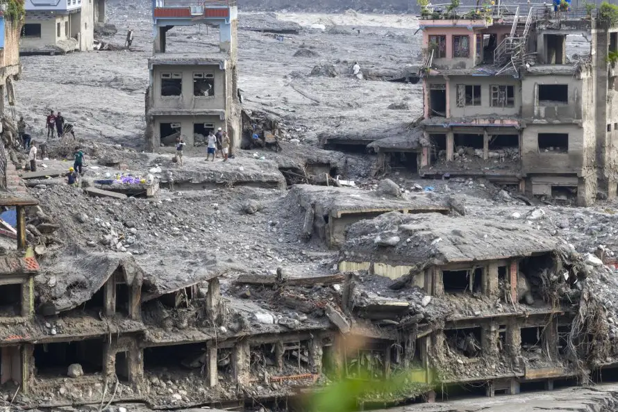 Nepal identifica solo 7 % de cuerpos tras inundación