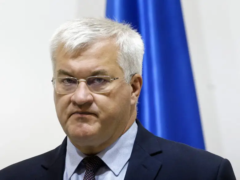 Ucrania tacha de "inaceptable" que se retiren sanciones de la UE a dos oligarcas rusos