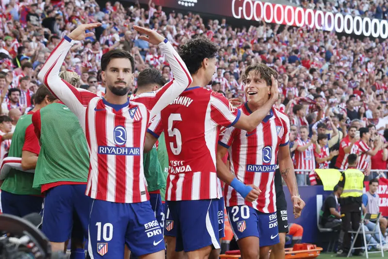 El Atlético de Madrid vence 2-1 al Real Madrid en intenso derbi
