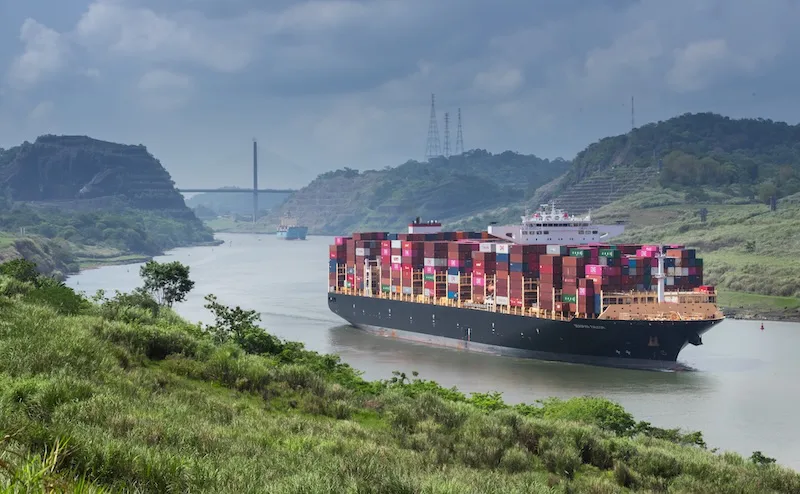 Canal de Panamá reduce tránsito diario de buques por sequía a partir del viernes