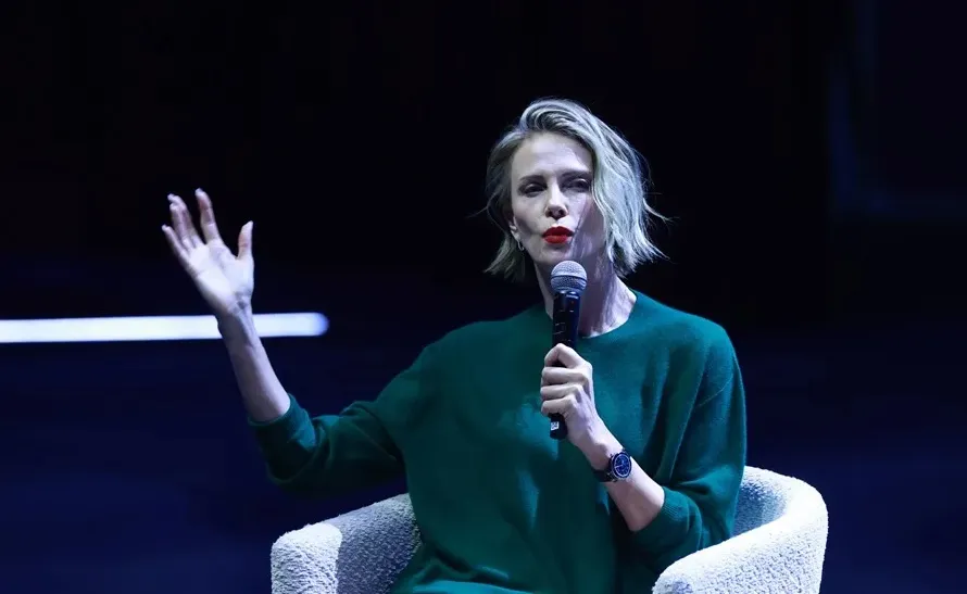 Charlize Theron defiende la magia del cine frente a la inteligencia artificial