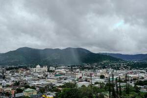 Medio Ambiente prevé la formación de una baja presión para este jueves frente a la costa salvadoreña