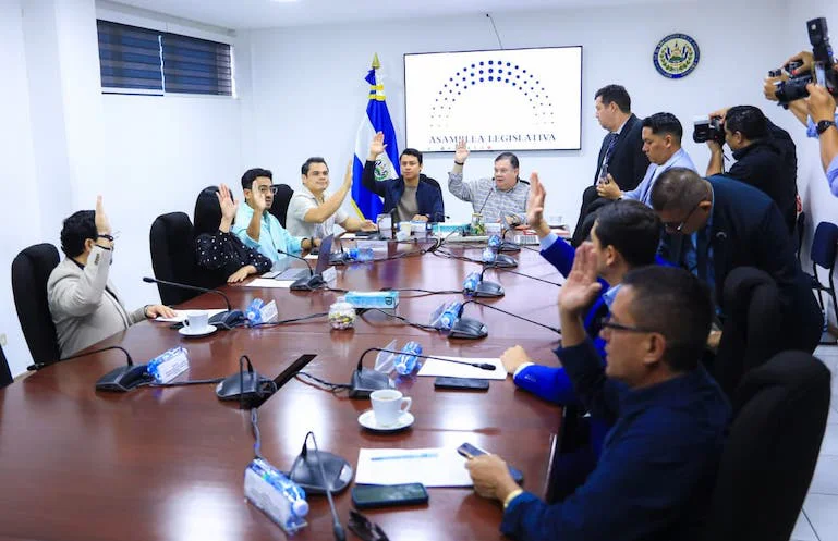 Avalan reforma por $2.2 millones de préstamo de España para iniciar trabajos en calle en Victoria