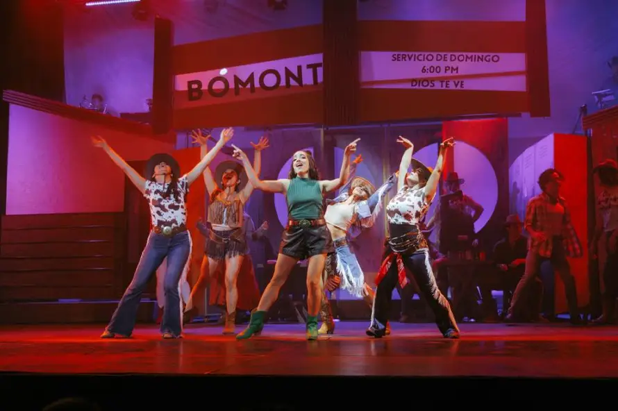El musical "Footloose" ofrece sus últimas funciones este finde en el auditorio de Fepade