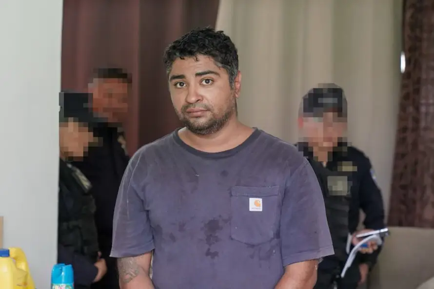 Detienen a un hombre con marihuana en colonia Flor Blanca