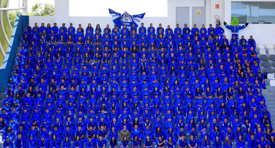 Entregan pabellón nacional a delegación salvadoreña que competirá en Codicader 2026