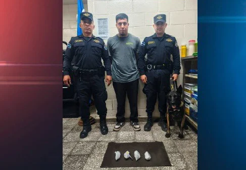 Un detenido por llevar droga oculta en la ropa en La Hachadura