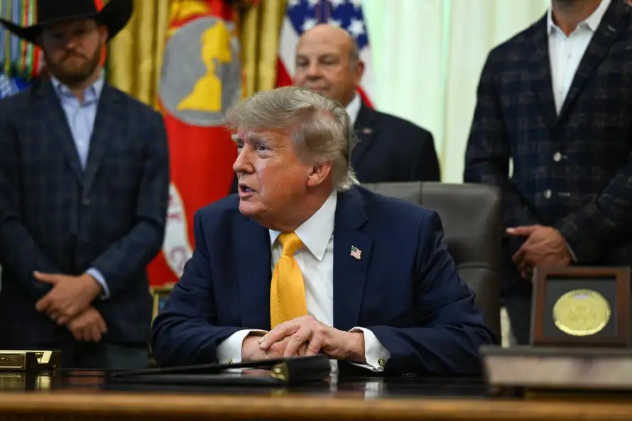 El 45 % de votantes en EE.UU. castigaría a Trump de cara a las legislativas, revela sondeo