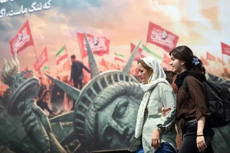 Irán acusa a EEUU de probrar armas con agentes químicos en ataque contra el sur del país