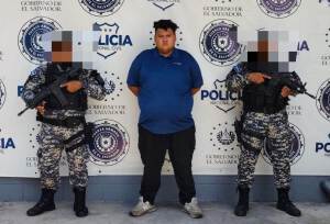 PNC detiene a motorista tras accidente en el que murió un motociclista en Soyapango
