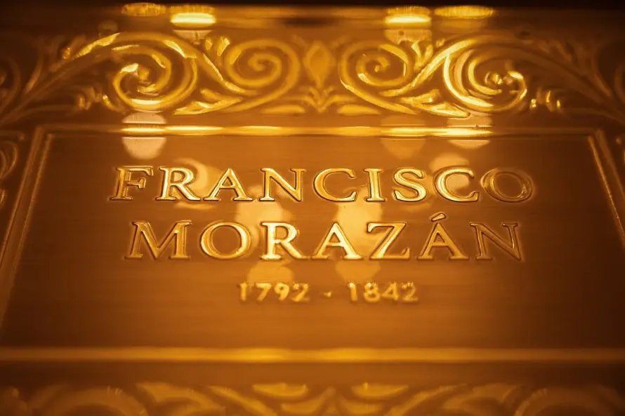 Honduras recuerda al prócer Francisco Morazán en pleno debate por el mausoleo de Bukele