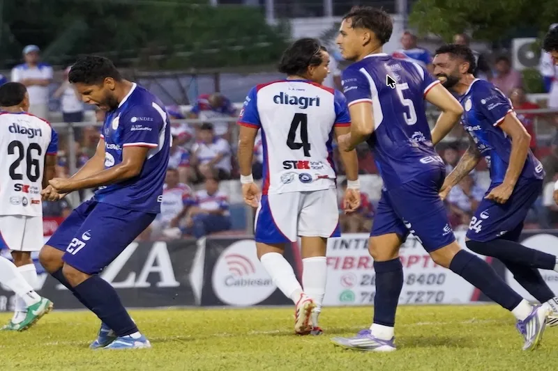 Isidro Metapán toma liderato del Apertura con 19 puntos