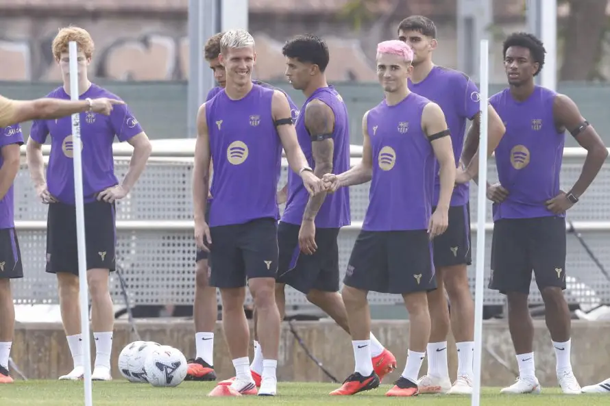 Los barcelonistas Gavi y Gabriel Jesus completan el penúltimo entreno antes del compromiso ante el Valencia