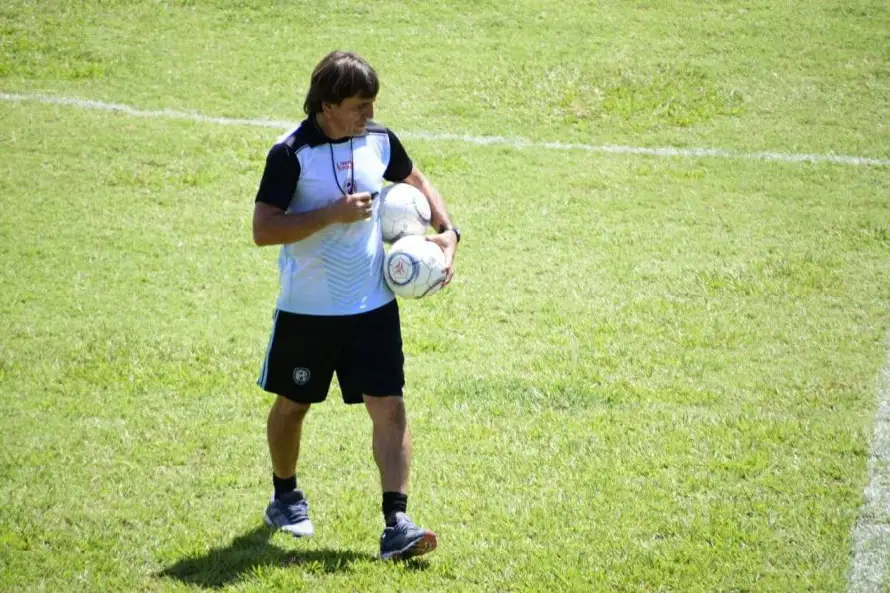 El técnico uruguayo Pablo Quiñones toma las riendas del Fuerte San Francisco