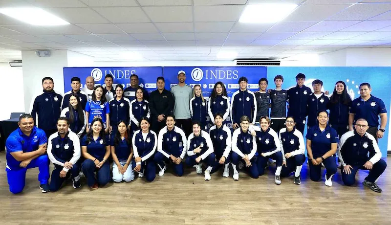 INDES premia a medallistas salvadoreños de Santo Domingo 2026