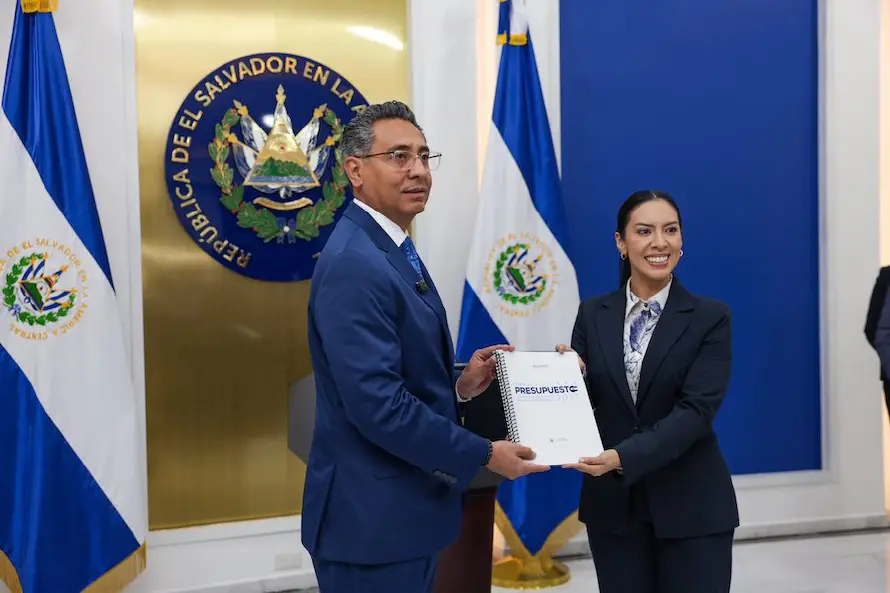 Gobierno pide a diputados autorización para emitir $515 millones en títulos que financien brecha del presupuesto 2027