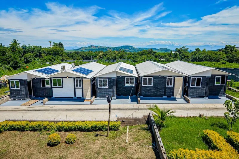 Vivienda prueba casas ecológicas con plástico reciclado y paneles solares