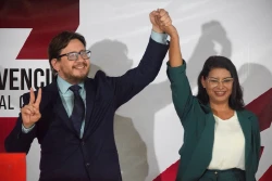 El FMLN presenta su fórmula presidencial y aspirantes a alcaldes y diputados
