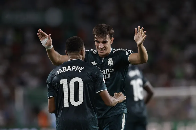 Real Madrid sufre para vencer al Elche con agónico gol