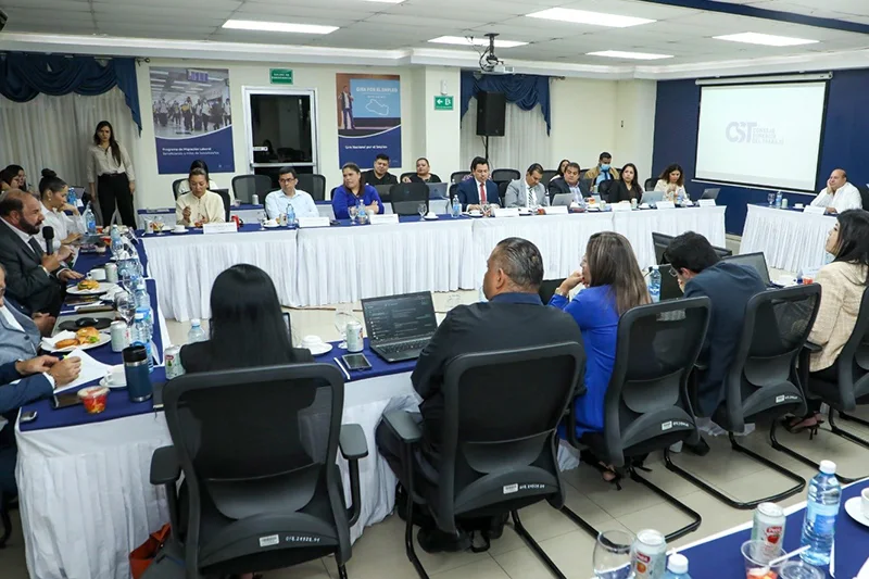 Comisión técnica recibe al sector gobierno para analizar cambio en jornada laboral