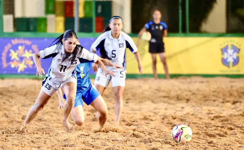 Selecta femenina de playa cae ante Brasil en tiempo extra