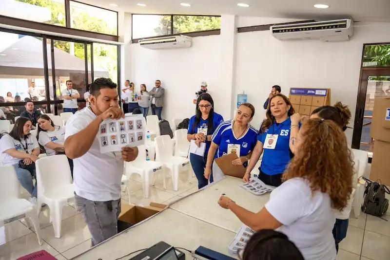 TSE adquiere líquido pigmentador e impresión de papeletas para elecciones 2027