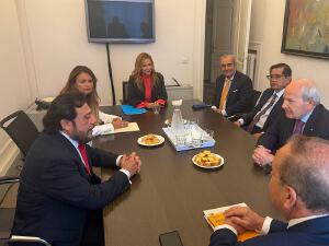 Ulloa invita a consejero de empresa estatal Enagás a conferencia sobre Estado y Democracia en El Salvador