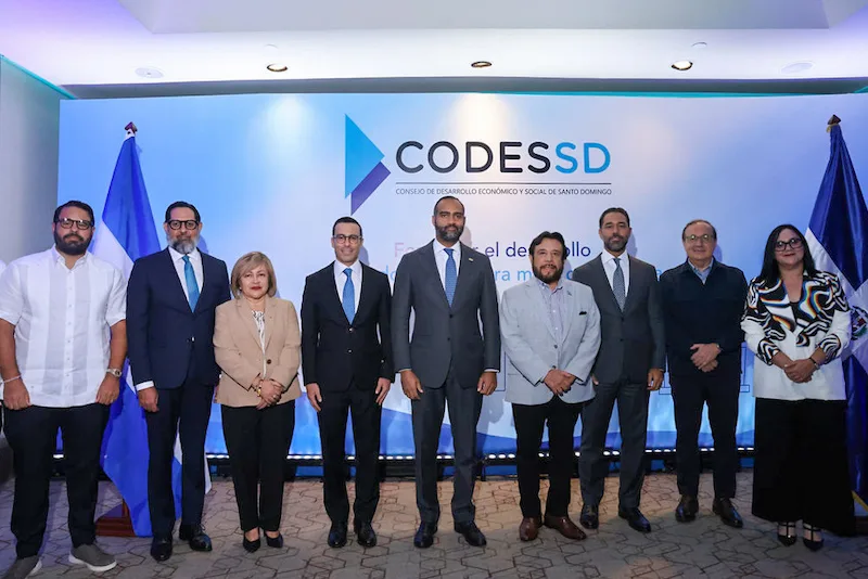Ulloa viaja a República Dominicana para reunirse con el Consejo Económico