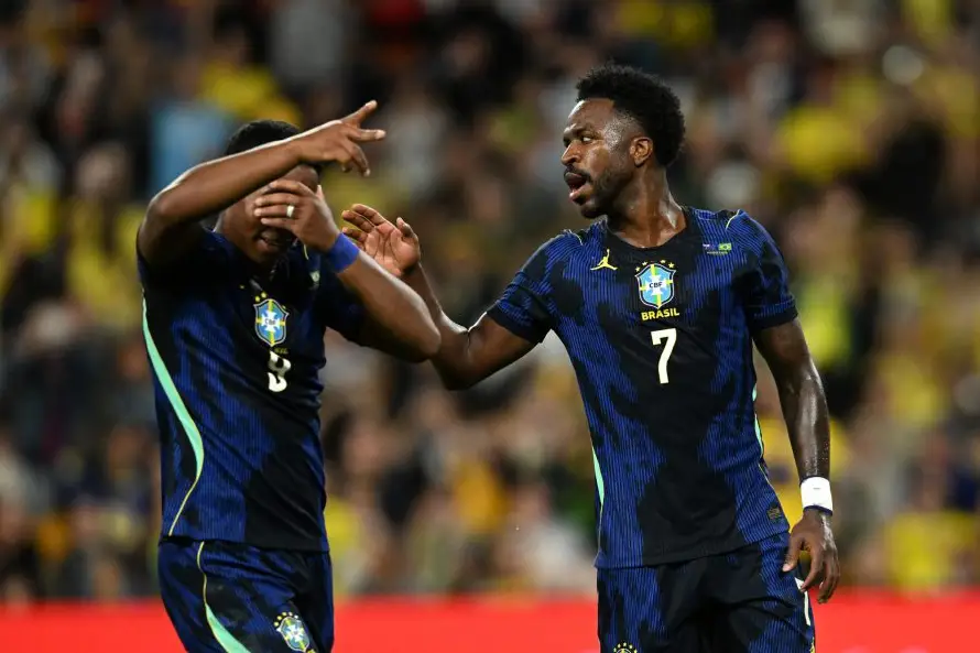 Brasil vence 4-2 a Australia pese a que Raphinha sale lesionado