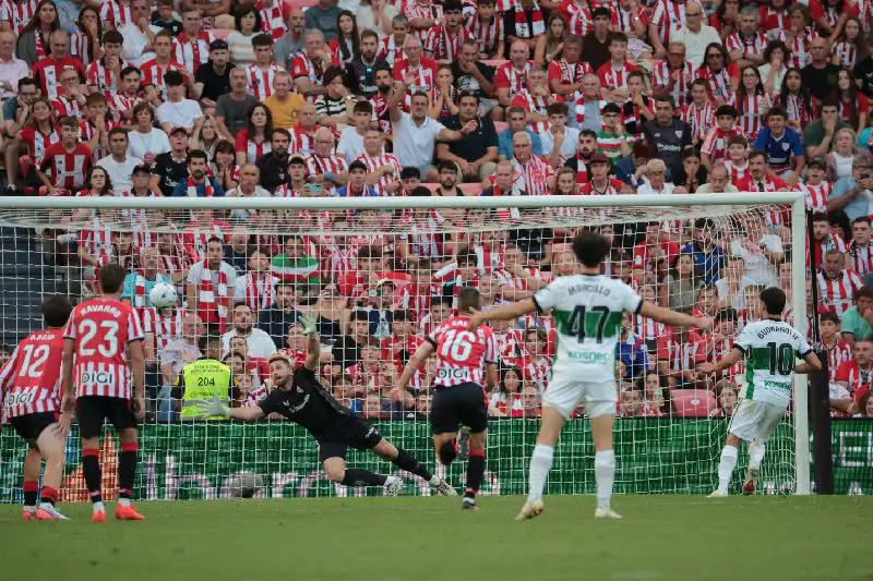 El Athletic rescata un punto ante un meritorio Elche