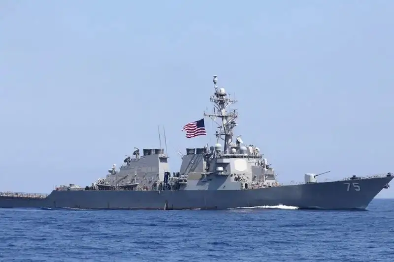 EEUU impide el paso de 100 barcos comerciales tras dos meses del nuevo bloqueo a Irán