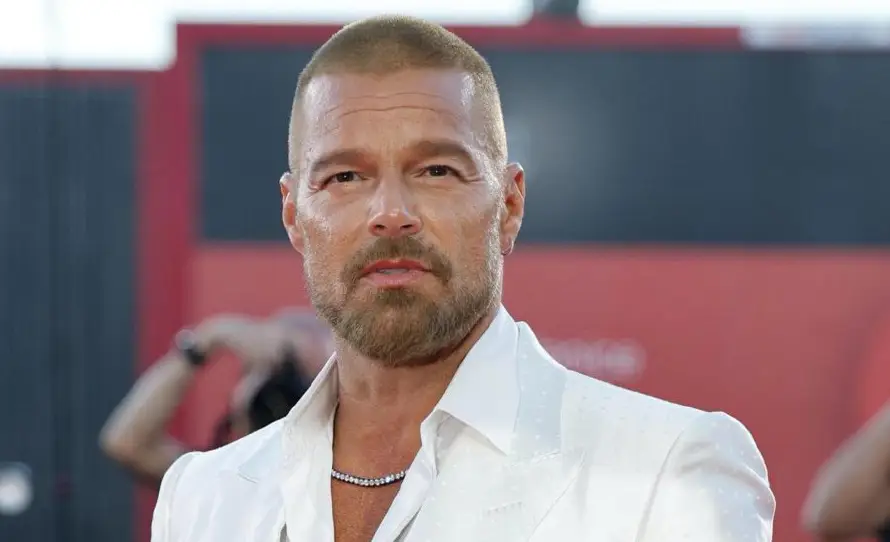 Ricky Martin lanza EP de canciones que han marcado distintas etapas de su carrera
