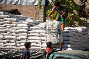 MAG inicia venta de concentrado lechero para ganado afectado por la sequía en oriente