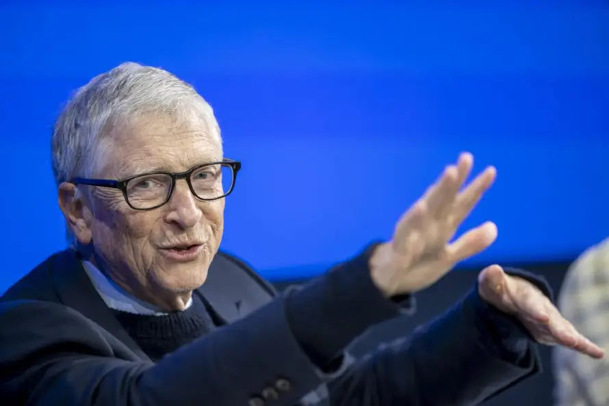Bill Gates dice que opiniones de Trump sobre IA reflejan el desconocimiento de la sociedad