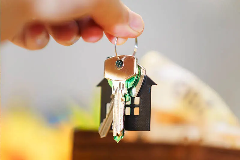 Personas mayores de 50 años participan en ocho de cada 10 ventas de vivienda