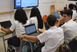 El 61.3 % de los estudiantes salvadoreños tuvieron bajo rendimiento en la prueba PISA 2025