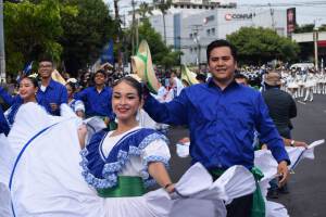 Así fue el desfile del 205 aniversario de Independencia