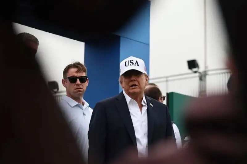 Trump pide a Zelenski que Ucrania deje de atacar refinerías de Rusia