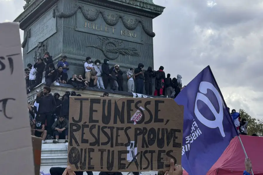 Las protestas estudiantiles francesas se endurecen a la espera de respuestas concretas del Gobierno