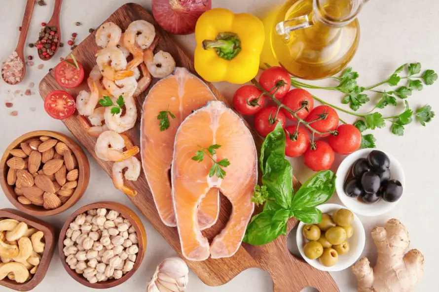 La dieta mediterránea mejora la flexibilidad metabólica y el rendimiento cerebral en adultos con deterioro cognitivo leve
